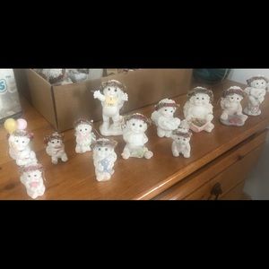 12 Dreamsicle figures. So adorable.